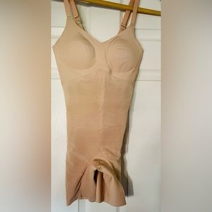 Honeylove Shape-wear w/ Gusset size xs.color-sand NT but bags included